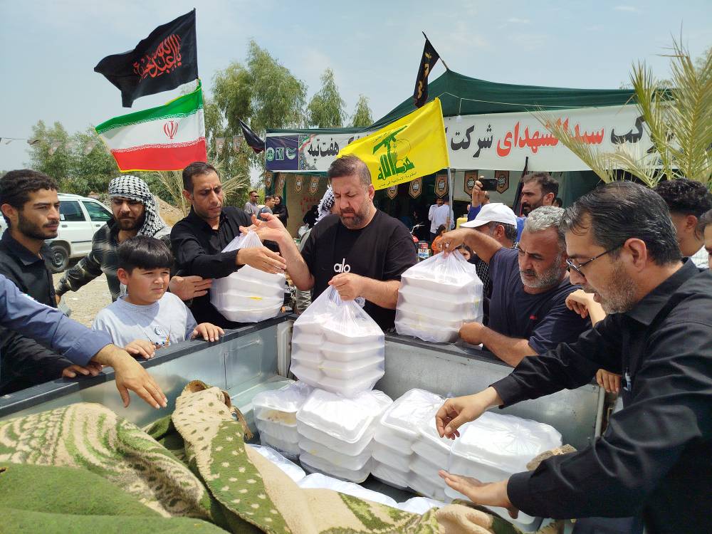 میزبانی خالصانه و عاشقانه خانواده بزرگ شرکت نیشکر هفت‌تپه از هزاران زائر اربعین حسینی در همایش عظیم پیاده‌روی جاماندگان اربعین شوش دانیال