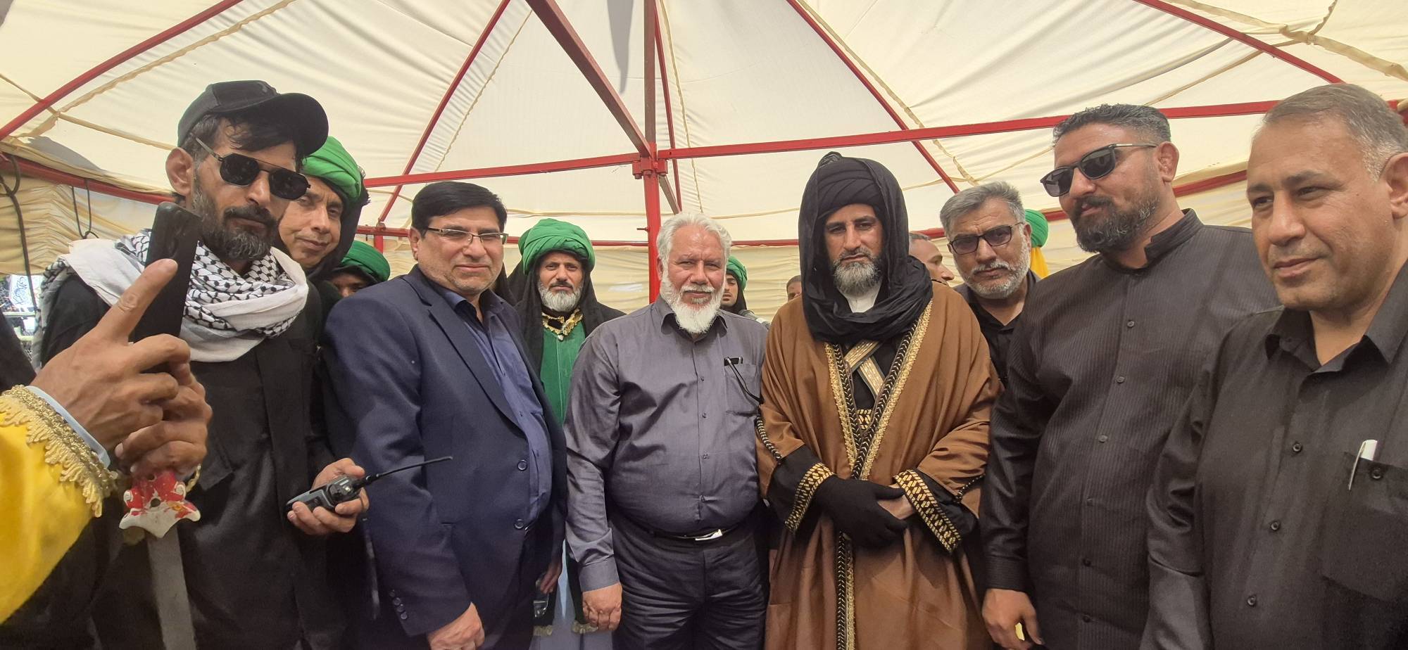 مدیرعامل شرکت نیشکر هفت‌تپه با حضور در تعزیه‌خوانی باقدمت و مشهور شهر حر از مناطق پیرامونی این شرکت؛ پیوند خانواده بزرگ هفت‌تپه و مردم منطقه با آئین‌های عاشورایی ناگسستنی است